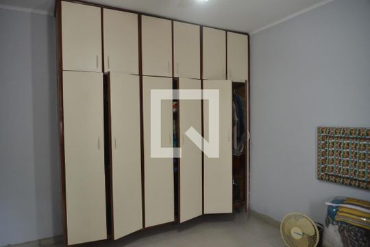Quarto 1 de casa à venda com 2 quartos, 200m² em Santa Terezinha, Santo André