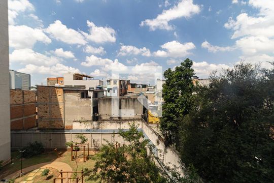 Vista do Quarto 1 de apartamento para alugar com 2 quartos, 43m² em Vila Cristalia, São Paulo