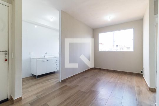 Sala de apartamento para alugar com 2 quartos, 43m² em Vila Cristalia, São Paulo