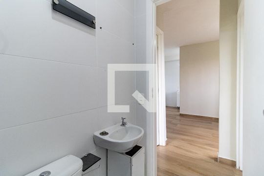 Banheiro de apartamento para alugar com 2 quartos, 43m² em Vila Cristalia, São Paulo