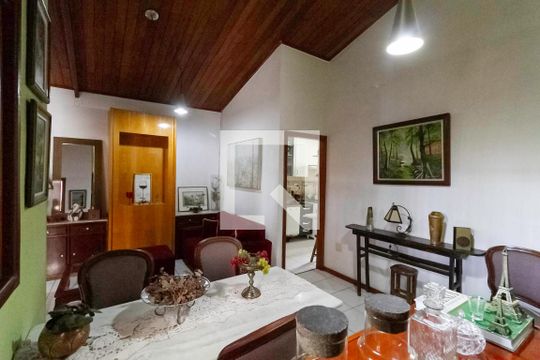 Sala de casa à venda com 4 quartos, 180m² em Copacabana, Belo Horizonte