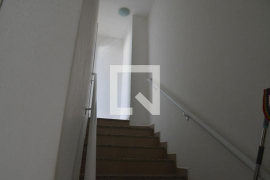 Escada de apartamento à venda com 2 quartos, 74m² em Parque Marajoara, Santo André