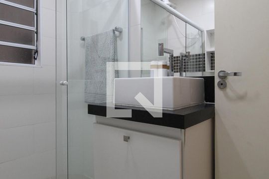Banheiro de apartamento para alugar com 1 quarto, 48m² em Itaim Bibi, São Paulo