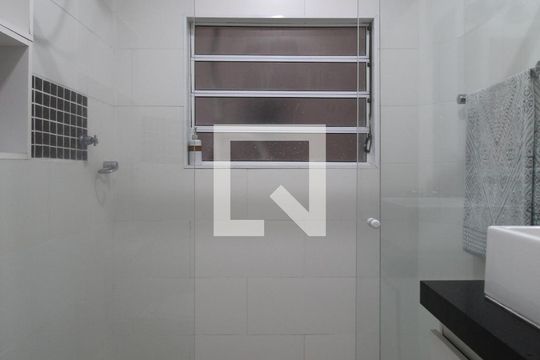 Banheiro de apartamento para alugar com 1 quarto, 48m² em Itaim Bibi, São Paulo