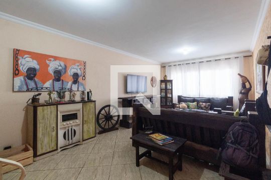 Casa à venda com 4 quartos, 250m² em Chácara Cruzeiro do Sul, São Paulo
