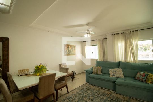 Sala de casa à venda com 3 quartos, 147m² em Vila Mazzei, São Paulo