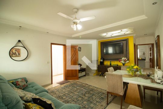 Sala de casa à venda com 3 quartos, 147m² em Vila Mazzei, São Paulo