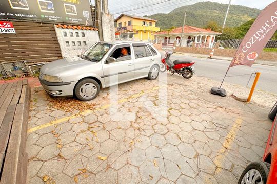 Garagem de apartamento para alugar com 1 quarto, 40m² em Ingleses do Rio Vermelho, Florianópolis