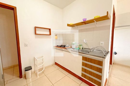 Cozinha de apartamento para alugar com 1 quarto, 40m² em Ingleses do Rio Vermelho, Florianópolis