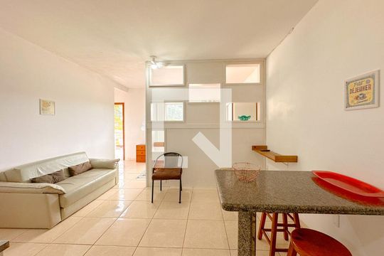 Sala de apartamento para alugar com 1 quarto, 40m² em Ingleses do Rio Vermelho, Florianópolis