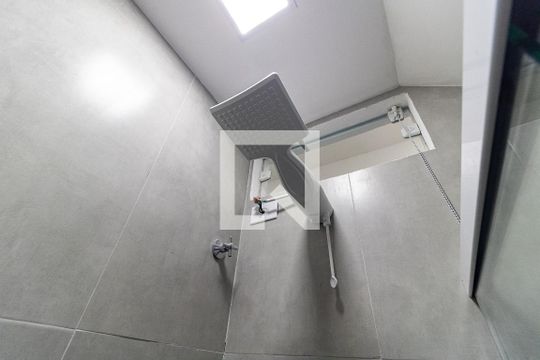 Banheiro  de apartamento para alugar com 1 quarto, 20m² em Aclimação, São Paulo