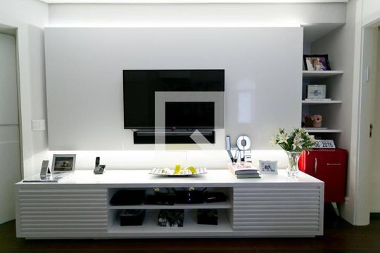 Sala de TV de apartamento à venda com 3 quartos, 320m² em Santa Cecilia, São Paulo