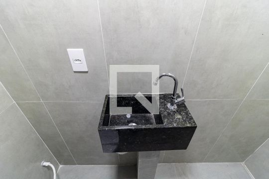 Banheiro de apartamento para alugar com 1 quarto, 20m² em Aclimação, São Paulo