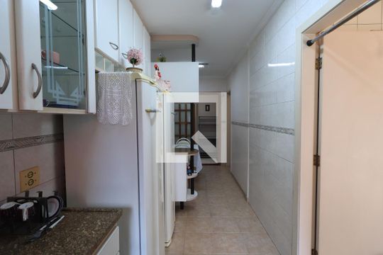 Cozinha de casa para alugar com 3 quartos, 302m² em Vila Carrão, São Paulo