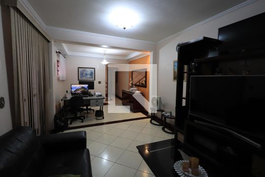 Sala de casa para alugar com 3 quartos, 302m² em Vila Carrão, São Paulo