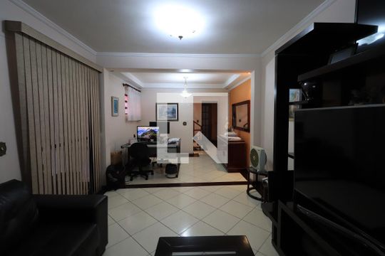 Sala de casa para alugar com 3 quartos, 302m² em Vila Carrão, São Paulo