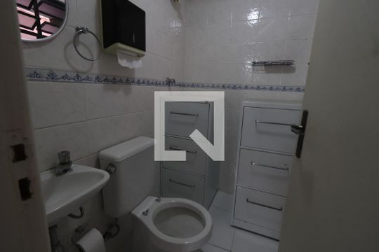 Banheiro 2 de casa para alugar com 3 quartos, 302m² em Vila Carrão, São Paulo