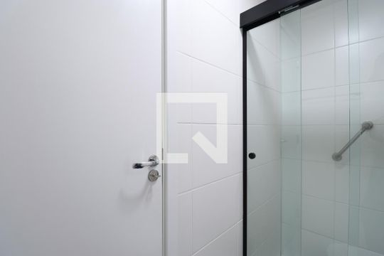 Banheiro de apartamento à venda com 2 quartos, 38m² em Bom Retiro, São Paulo
