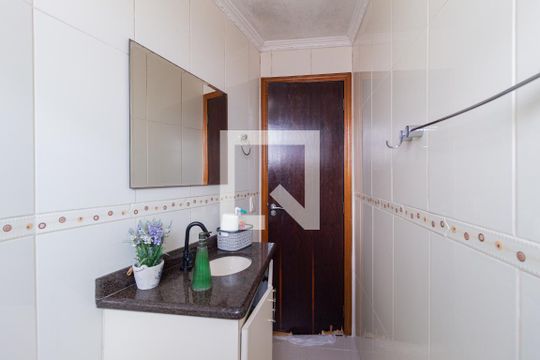 Banheiro de apartamento para alugar com 3 quartos, 69m² em Jardim Bela Vista, Osasco