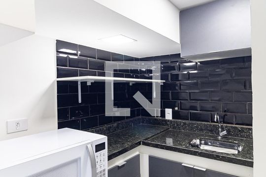 Sala/Cozinha de kitnet/studio para alugar com 1 quarto, 20m² em Aclimação, São Paulo
