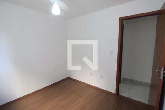 Quarto 1 de apartamento para alugar com 2 quartos, 42m² em Del Castilho, Rio de Janeiro