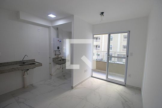 Sala de apartamento para alugar com 2 quartos, 42m² em Del Castilho, Rio de Janeiro