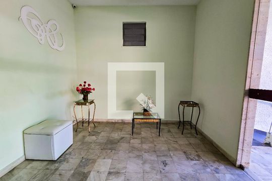 Hall de entrada de apartamento à venda com 3 quartos, 85m² em Higienópolis, Rio de Janeiro