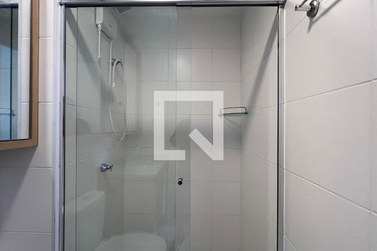 Banheiro da Suíte de kitnet/studio à venda com 1 quarto, 24m² em Pinheiros, São Paulo