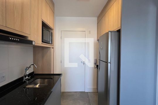Cozinha de kitnet/studio à venda com 1 quarto, 24m² em Pinheiros, São Paulo