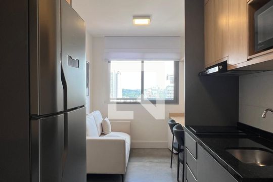 Cozinha de kitnet/studio à venda com 1 quarto, 24m² em Pinheiros, São Paulo