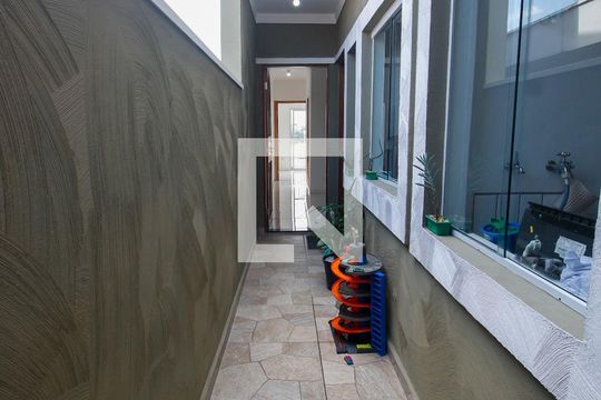 Corredor de casa para alugar com 2 quartos, 50m² em Jardim Monte Kemel, São Paulo