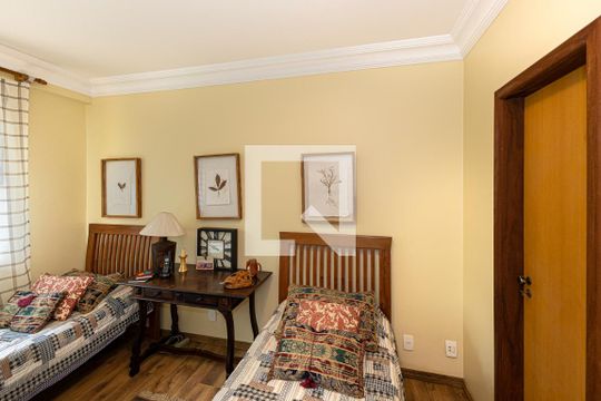 Quarto 2 de casa de condomínio à venda com 4 quartos, 1000m² em Vale do Sol, Nova Lima