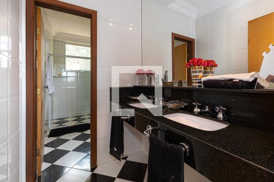Banheiro 2 de casa de condomínio à venda com 4 quartos, 1000m² em Vale do Sol, Nova Lima