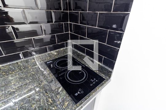 Cozinha de kitnet/studio para alugar com 1 quarto, 20m² em Aclimação, São Paulo