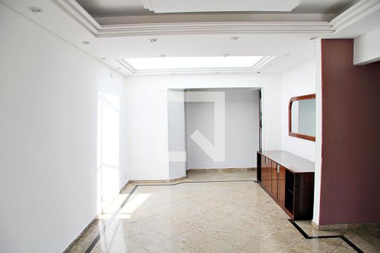 Sala de casa para alugar com 3 quartos, 250m² em Vila Galvão, Guarulhos