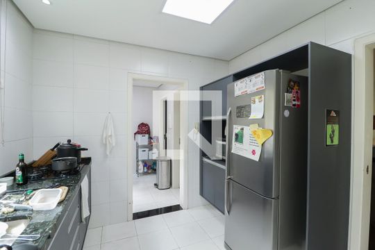Cozinha de apartamento à venda com 3 quartos, 117m² em Jardim São Paulo, São Paulo