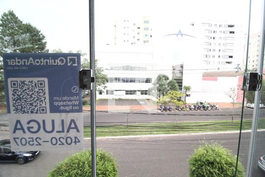 Plaquinha de apartamento para alugar com 3 quartos, 98m² em Santa Mônica, Uberlândia
