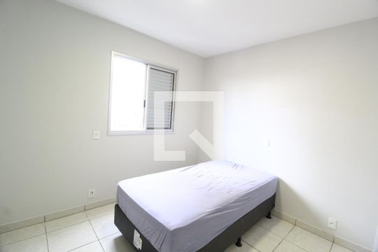 Quarto 1 de apartamento para alugar com 3 quartos, 98m² em Santa Mônica, Uberlândia