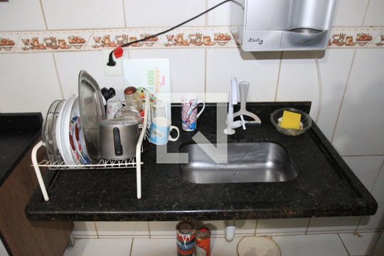 Cozinha de casa para alugar com 2 quartos, 75m² em Vila Jardim Pompéia, Goiânia