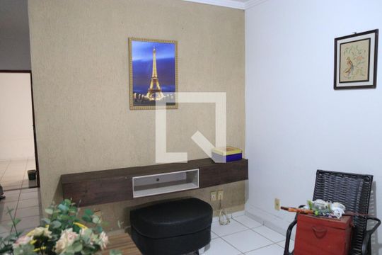 Casa para alugar com 2 quartos, 75m² em Vila Jardim Pompéia, Goiânia