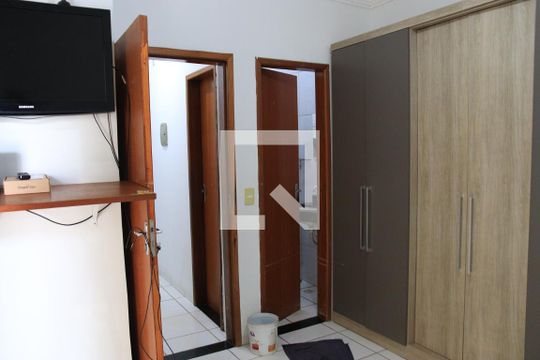 Quarto 2 de casa para alugar com 2 quartos, 75m² em Vila Jardim Pompéia, Goiânia