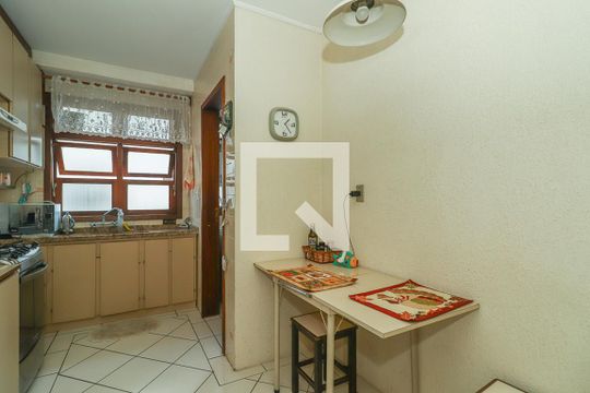 Cozinha de apartamento à venda com 2 quartos, 86m² em Higienópolis, Porto Alegre
