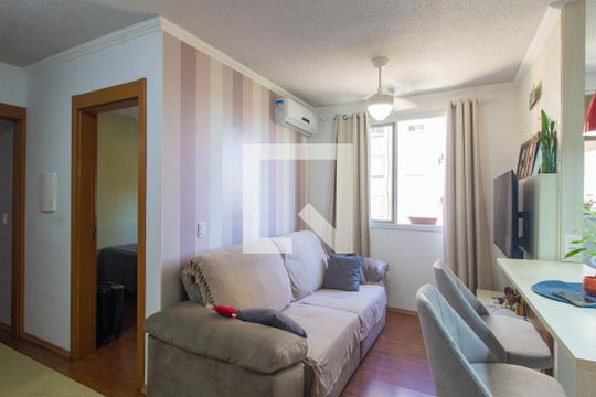 Sala de apartamento à venda com 2 quartos, 50m² em Olaria, Canoas