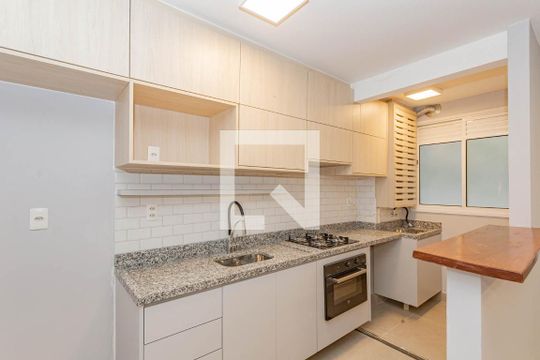Cozinha de apartamento para alugar com 1 quarto, 39m² em Cambuci, São Paulo