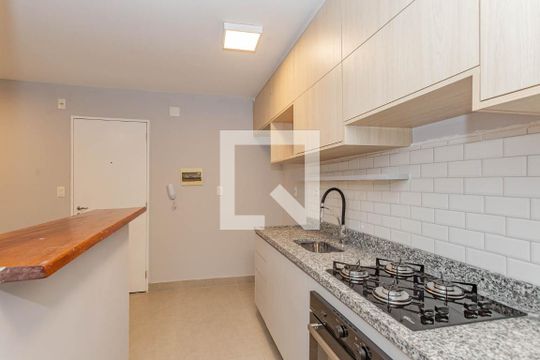 Cozinha de apartamento para alugar com 1 quarto, 39m² em Cambuci, São Paulo