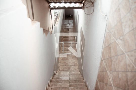 Corredor de casa para alugar com 2 quartos, 100m² em Chácaras São Marcos, Embu das Artes