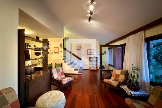Sala de casa à venda com 3 quartos, 480m² em Laranjeiras, Rio de Janeiro