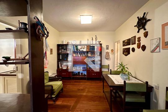 Sala de casa à venda com 3 quartos, 480m² em Laranjeiras, Rio de Janeiro