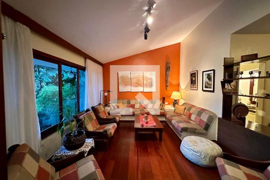 Sala de casa à venda com 3 quartos, 480m² em Laranjeiras, Rio de Janeiro