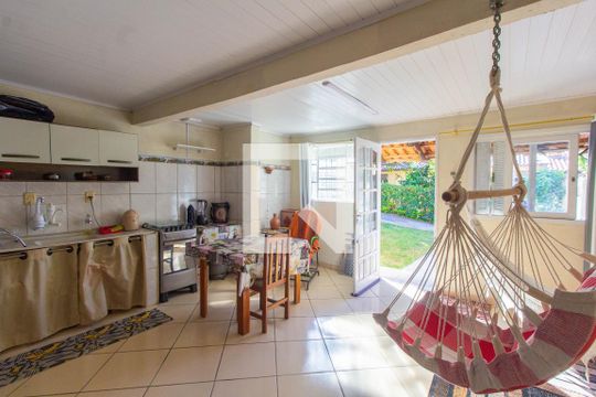 Sala/Cozinha - Casa 2 de casa à venda com 4 quartos, 172m² em Fátima, Canoas